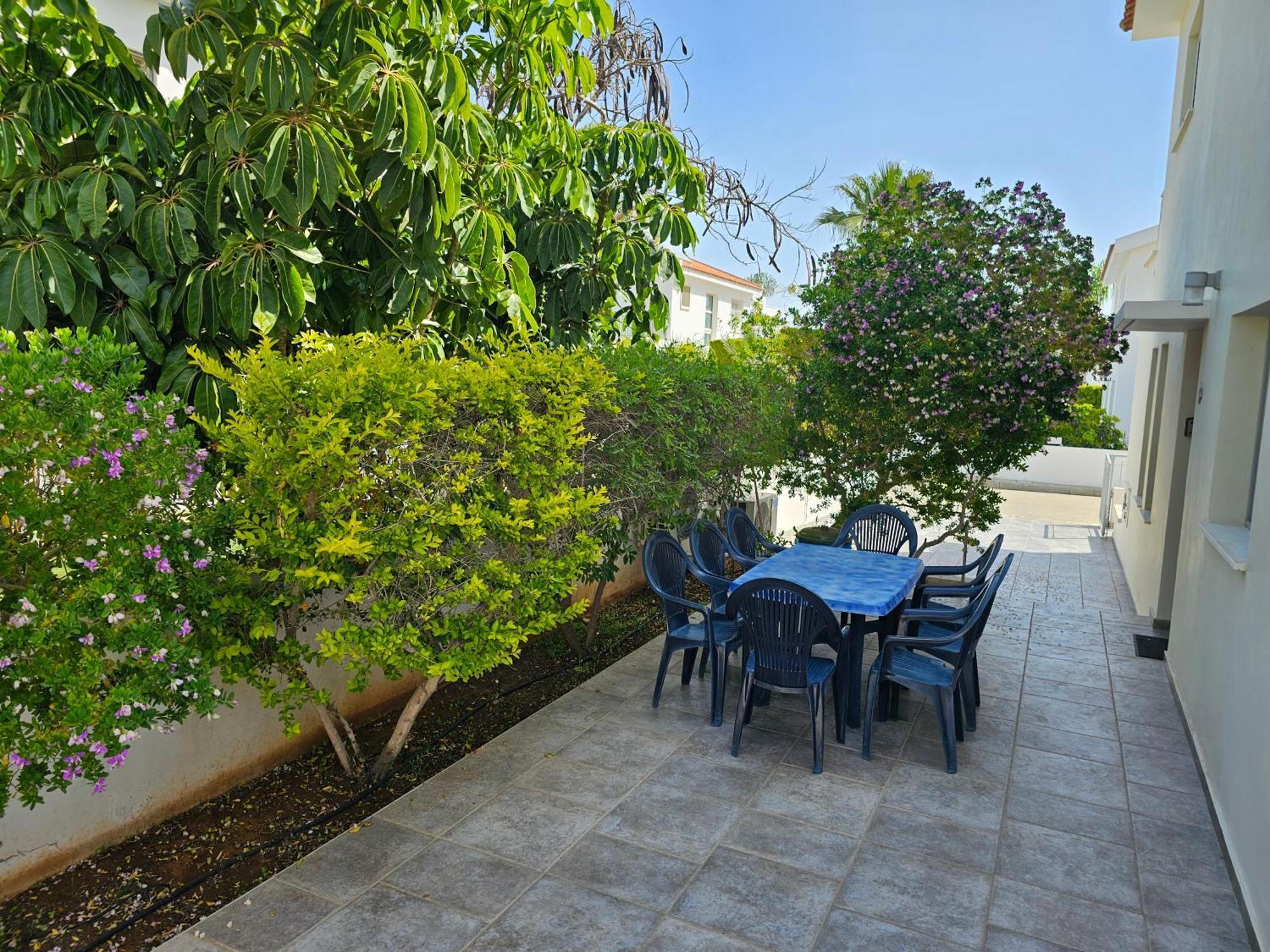 Family Home โปรทาราส ภายนอก รูปภาพ