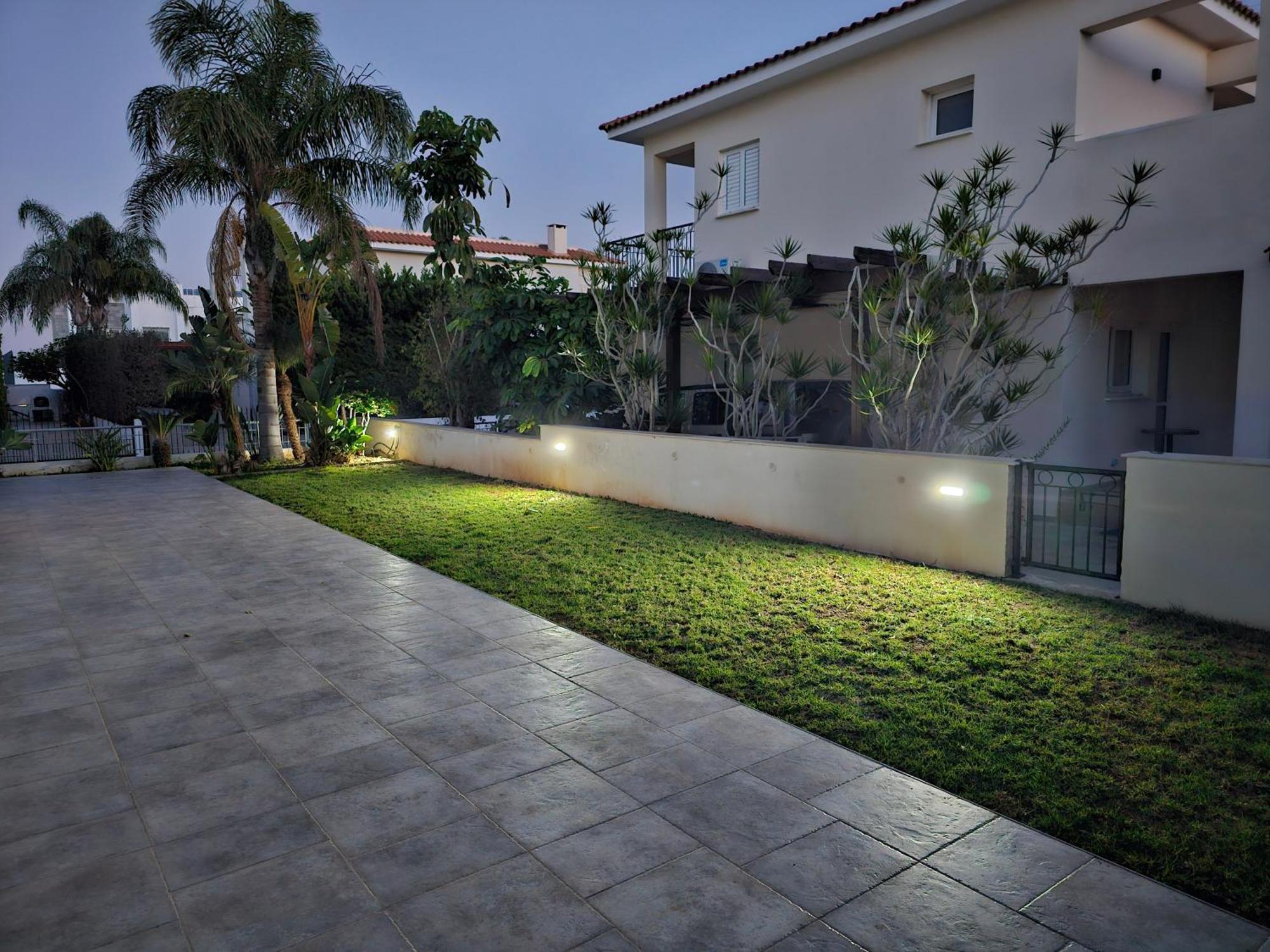 Family Home โปรทาราส ภายนอก รูปภาพ