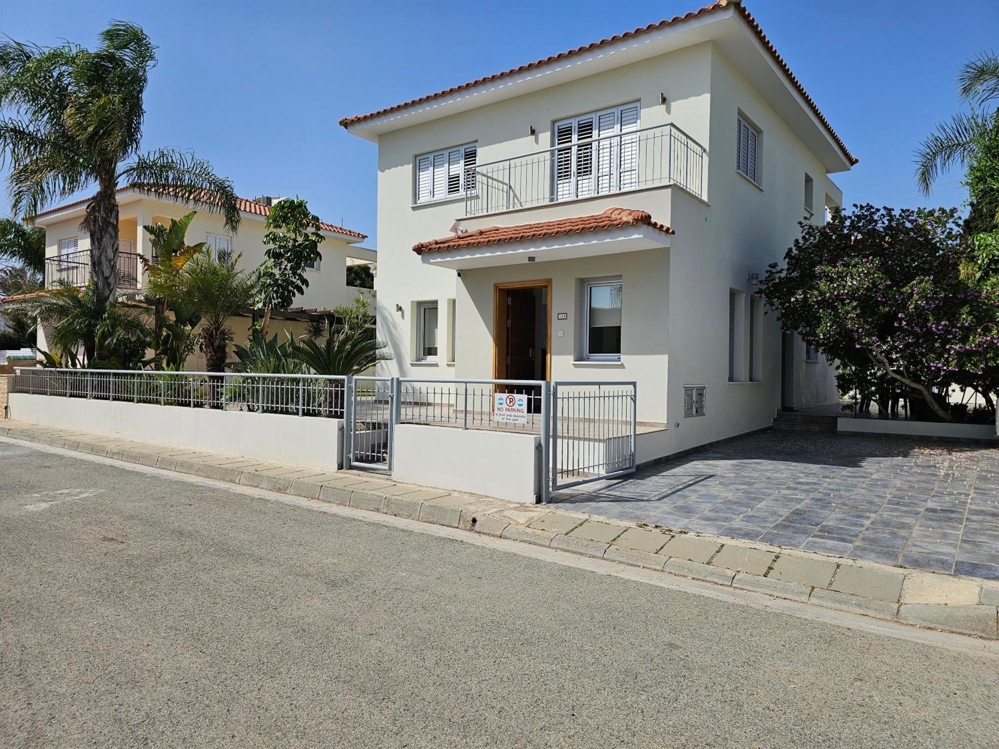Family Home โปรทาราส ภายนอก รูปภาพ