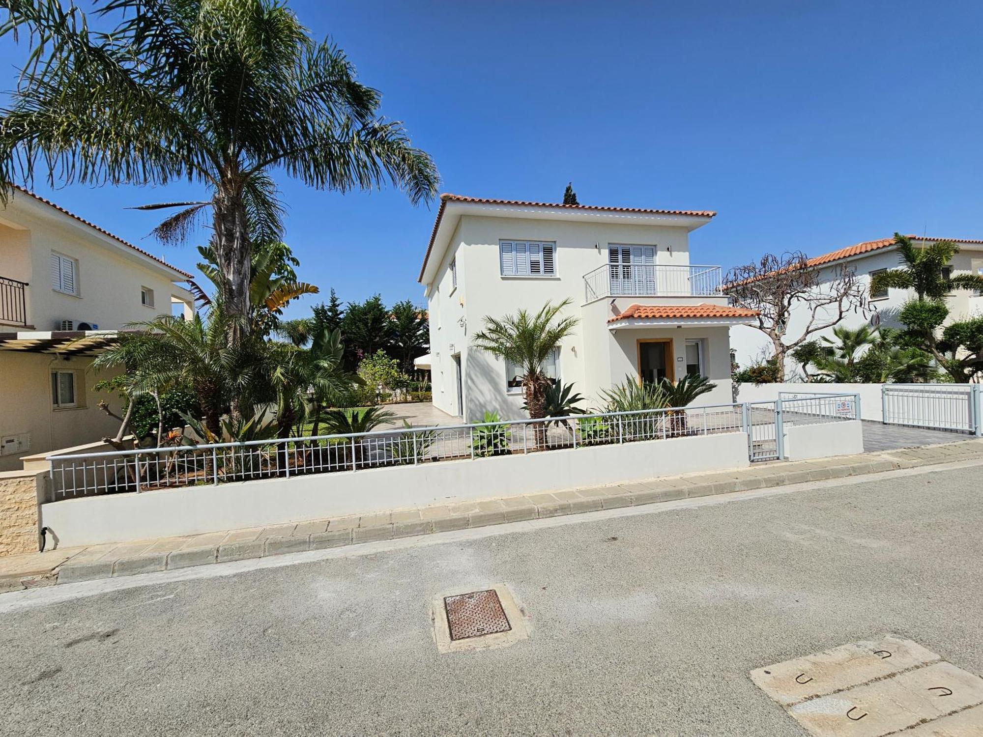 Family Home โปรทาราส ภายนอก รูปภาพ