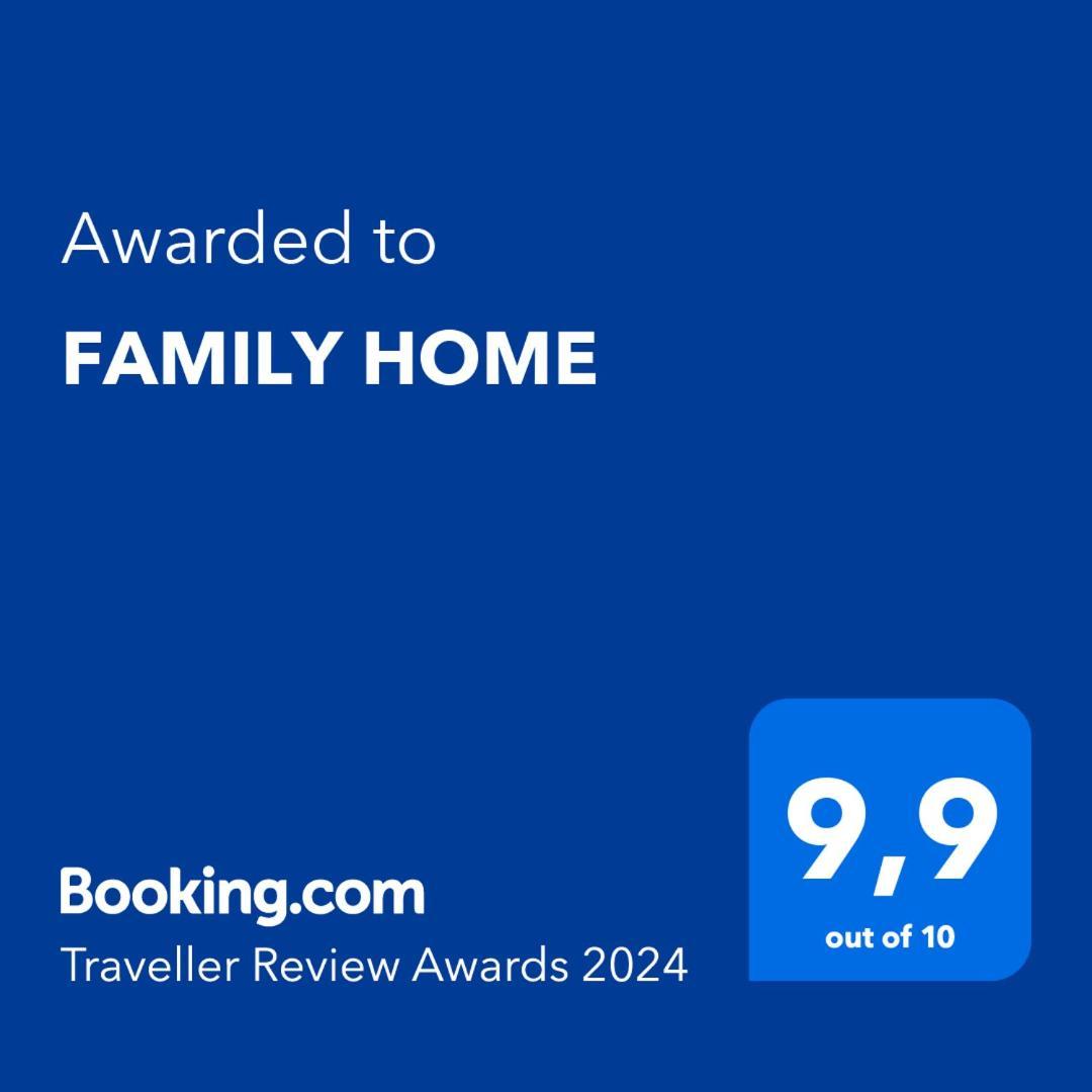 Family Home โปรทาราส ภายนอก รูปภาพ