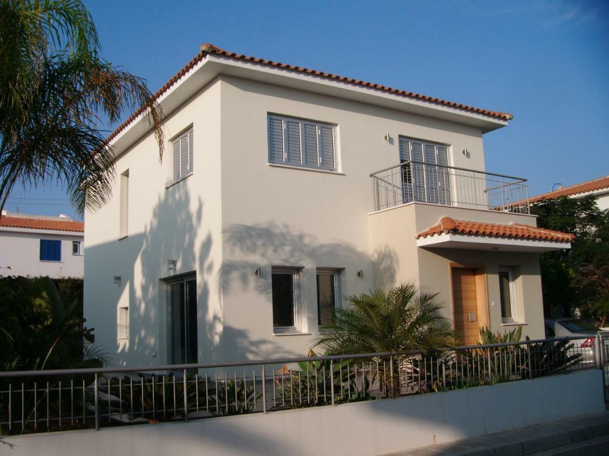 Family Home โปรทาราส ภายนอก รูปภาพ