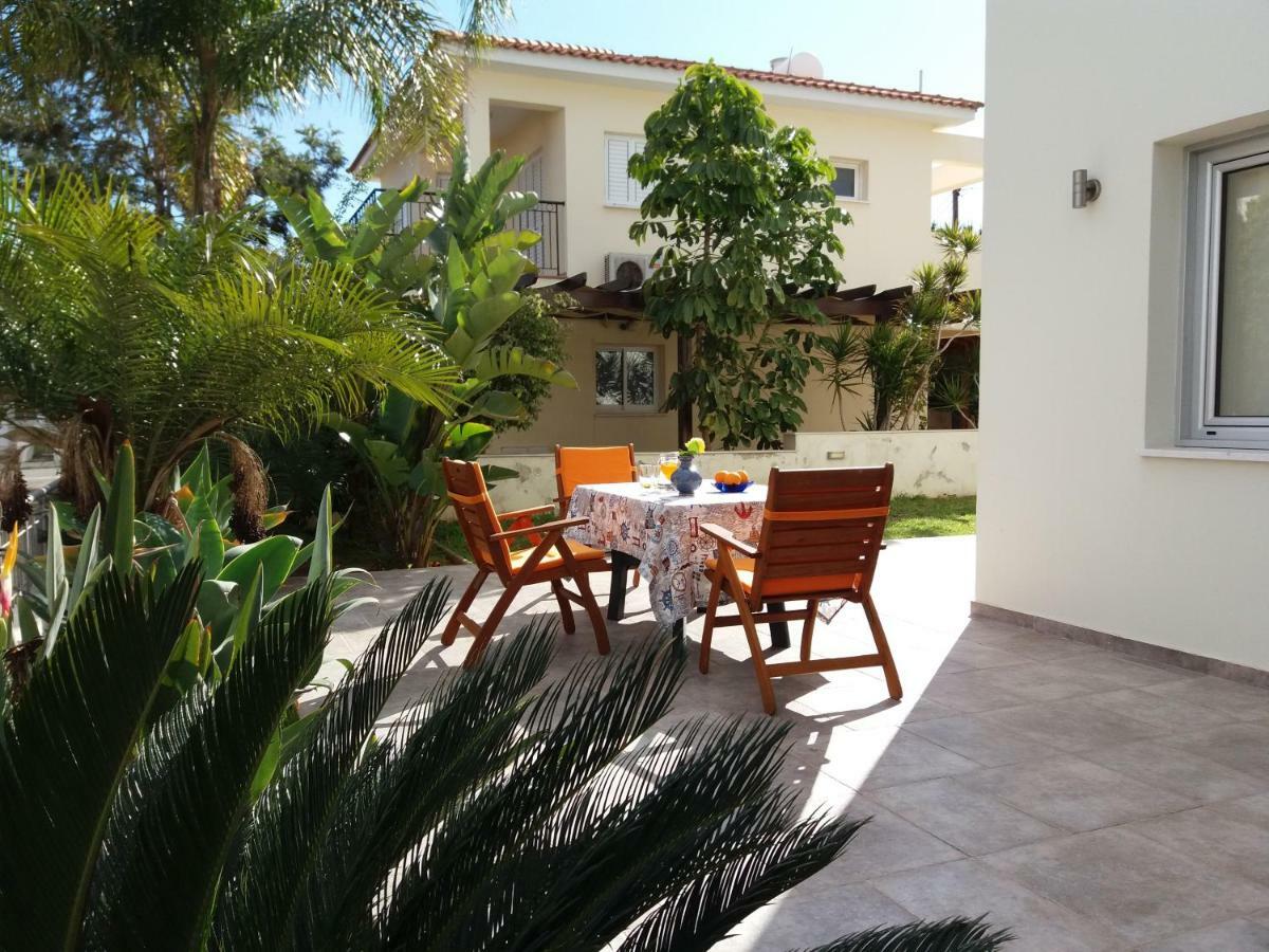 Family Home โปรทาราส ภายนอก รูปภาพ